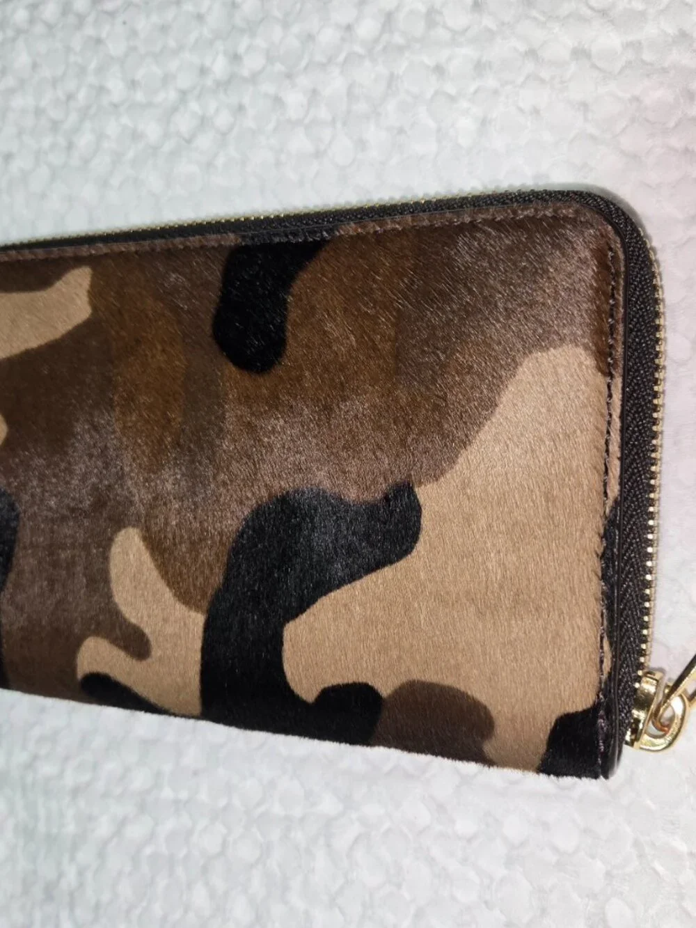 Michael Kors Haircalf Camouflage Jet Set Travel Zip Around Wallet Camo Gold